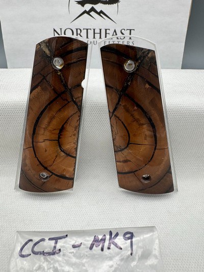 CUSTOM CROSS-CUT MAMMOTH IVORY 1911 PISTOL GRIPS - Image 1 of 1