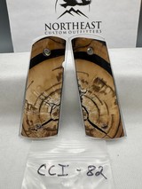 CUSTOM CROSS-CUT MAMMOTH IVORY 1911 PISTOL GRIPS - Image 1 of 1