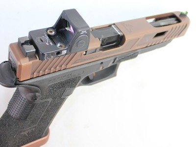 EXCELLENT GLOCK G34 GEN 3 TTI COMBAT MASTER COPPERHEAD 9MM W/ 7-MAGS TRIJICON RMR & BOX - Image 3 of 10