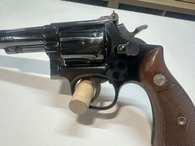 Smith & Wesson 17-2.22LR 6 Shot 8 3/8 Barrel - Image 5 of 14