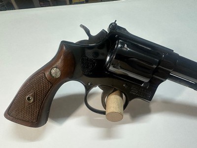 Smith & Wesson 17-2.22LR 6 Shot 8 3/8 Barrel - Image 9 of 14
