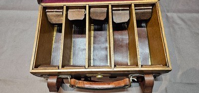 Beautifull 'Turn of the Century' Oak & Leather Cartridge Magazine with Holland & Holland Label - Image 7 of 10