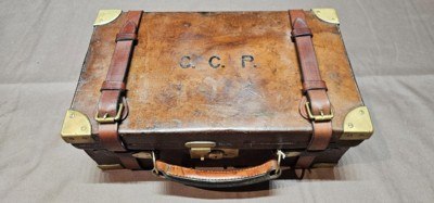 Beautifull 'Turn of the Century' Oak & Leather Cartridge Magazine with Holland & Holland Label - Image 2 of 10