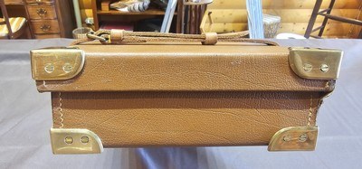 Beautiful Holland & Holland leather SXS case in excellent condition. - Image 7 of 10