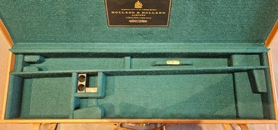 Beautiful Holland & Holland leather SXS case in excellent condition. - Image 9 of 10