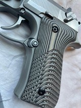 Beretta 92FS 9mm - 7 of 15