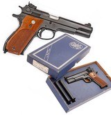 SMITH & WESSON 38 MASTER MODEL No. 52 .38 SPECIAL W.C. TARGET D.A. COMPETITION PISTOL IN BOX. - 1 of 10