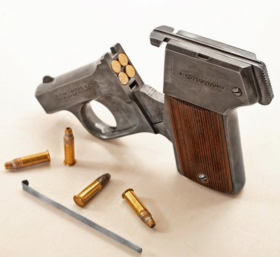 RARE BROWNIE MOSSBERG 4 ROUND PEPPER BOX 22LR EXCELLENT C&R/FFL - Image 2 of 7