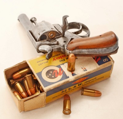 ANTIQUE BRITISH BULLDOG 32 S&W 6 ROUND DOUBLE ACTION REVOLVER. NO FFL. - Image 2 of 6
