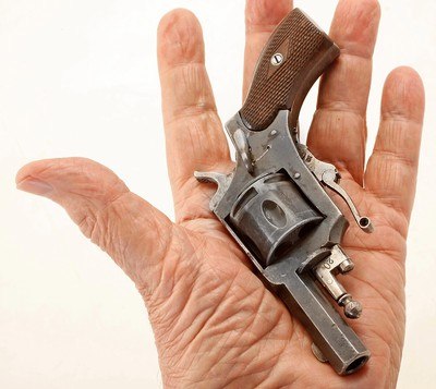 ANTIQUE GERMAN DOUBLE ACTION FOLDING TRIGGER 32 COLT REVOLVER. NO FFL. - Image 2 of 5