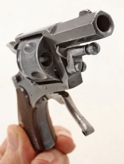 ANTIQUE GERMAN DOUBLE ACTION FOLDING TRIGGER 32 COLT REVOLVER. NO FFL. - Image 3 of 5
