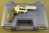 Smith & Wesson Chief's Special 60-15 DA SS Revolver 357 Magnum. - 1 of 10