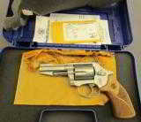 Smith & Wesson Pro Series Revolver Model 60-15 - 10 of 11