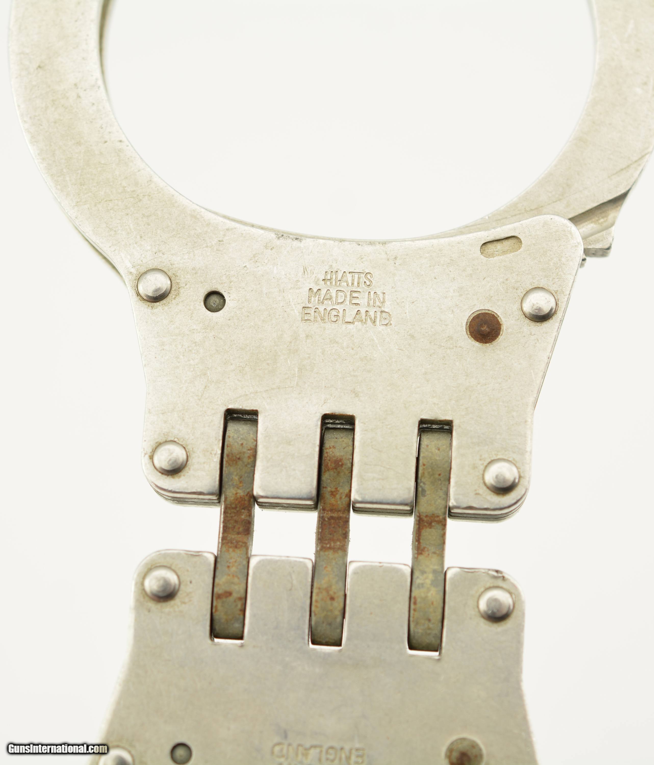 Vintage HIATTS Aluminum Mod. 3050 HINGED handcuff for sale