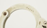 Vintage HIATTS Aluminum Mod. 3050 HINGED handcuff - 3 of 5