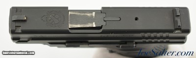 Springfield Armory XD-40 Sub Compact .40 S&W Pistol 12+1 Magazine - Image 7 of 9