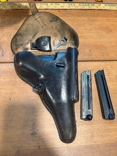 1918 WWI DWM P.08 Luger - Matching Numbers - Includes Holster, Luger Tool, 2 Magazines - Image 13 of 15