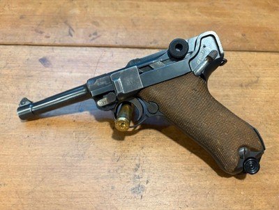 1918 WWI DWM P.08 Luger - Matching Numbers - Includes Holster, Luger Tool, 2 Magazines - Image 1 of 15