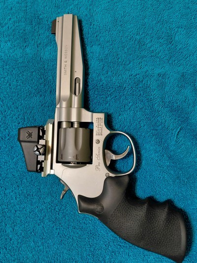 smith wesson 986 performace center 9mm - Image 5 of 5