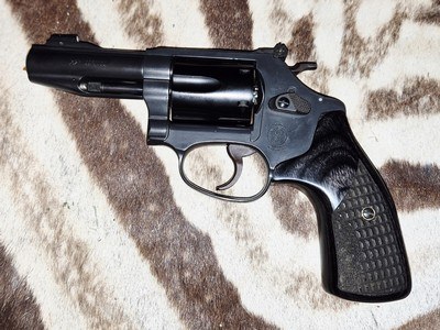 Very rare 327 magnum - Image 1 of 6