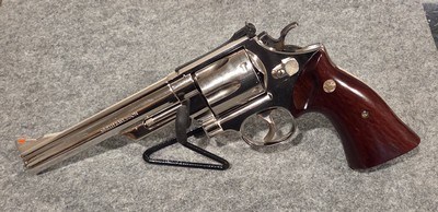 Smith & Wesson 29-2 Nickel in original display case EXCELLENT CONDITION - Image 1 of 15