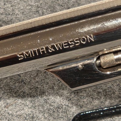 Smith & Wesson 29-2 Nickel in original display case EXCELLENT CONDITION - Image 2 of 15