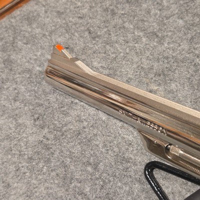 Smith & Wesson 29-2 Nickel in original display case EXCELLENT CONDITION - Image 4 of 15