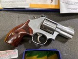 ***Smith & Wesson Stainless 686-6 2.5 Inch Barrel 357 Magnum Factory Paperwork & Hard Case "Low Low Round Count"*** - 5 of 8