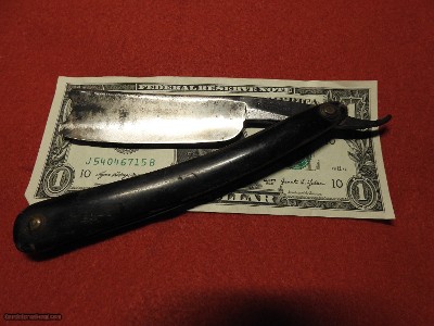 Large Wade & Butcher vintage barber razor