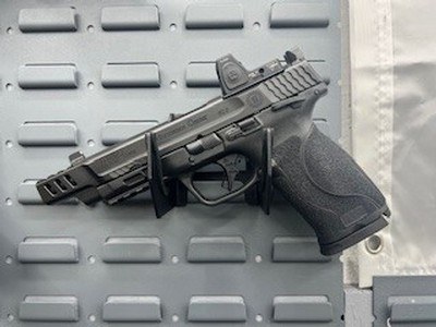 Smith & Wesson PERFORMANCE CENTER® M&P® 10MM M2.0 PISTOL Trijicon RM06