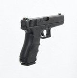 Glock 22 2nd generation .40 with night sights and two high cap mags - 3 of 5