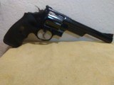 Smith and Wesson model 29 44 magnum - 2 of 5