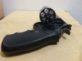 Smith and Wesson model 29 44 magnum - 3 of 5