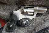 Ruger SP101 .357 magnum, Stainless Steel, Spurless Hammer, Excellent condition - 3 of 6