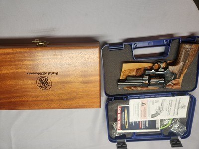 Smith & Wesson M29 10 Engraved