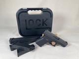 Glock G19 with 5 Magazines - 5 of 9