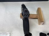 Smith & Wesson M&P9 M2.0 9mm MOS – Black – 2 Mags – Excellent Condition - 5 of 11