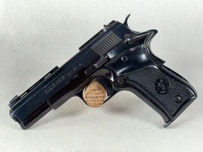 Vintage Llama Model XV Especial .22 LR Pistol – Miniature 1911 Style - 2.5