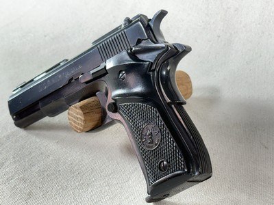 Vintage Llama Model XV Especial .22 LR Pistol – Miniature 1911 Style - 2.5