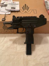 Uzi Pro 9mm pistol as new in box - 2 of 8