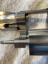 New in Box S&W 624 no dash 3” Lew Horton - 9 of 11