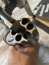 New in Box S&W 624 no dash 3” Lew Horton - 5 of 11