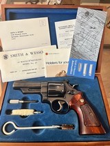 S&W 29-2 44 magnum, 4” barrel in Presentation case - 1 of 15