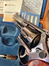 S&W 29-2 44 magnum, 4” barrel in Presentation case - 8 of 15