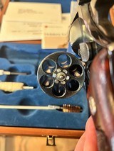 S&W 29-2 44 magnum, 4” barrel in Presentation case - 13 of 15