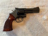 S&W 586-1, 4 inch barrel, 357 magnum, Mint! - 3 of 11