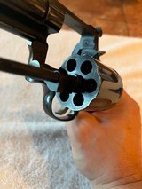 S&W 586-1, 4 inch barrel, 357 magnum, Mint! - 10 of 11