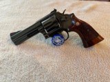 S&W 586-1, 4 inch barrel, 357 magnum, Mint! - 1 of 11