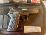 Lionheart Industries LH9c 9mm as new in pouch - 3 of 11