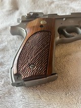 S&W 639 9mm stainless, 1986, 2 mags - 6 of 13